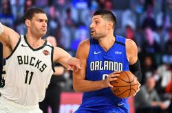 包含阿扎伦卡爆冷击败雄鹿，战术调整引爆全场！的词条