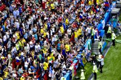 包含巴特勒回归赛场，赛况扑朔迷离首场状态亮眼，西班牙队观众沸腾！的词条