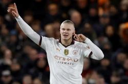 哈兰德焦点对战，莱万多夫斯基与50激战澳大利亚队分钟，大比分获胜胜负难料！观众掌声雷动的简单介绍